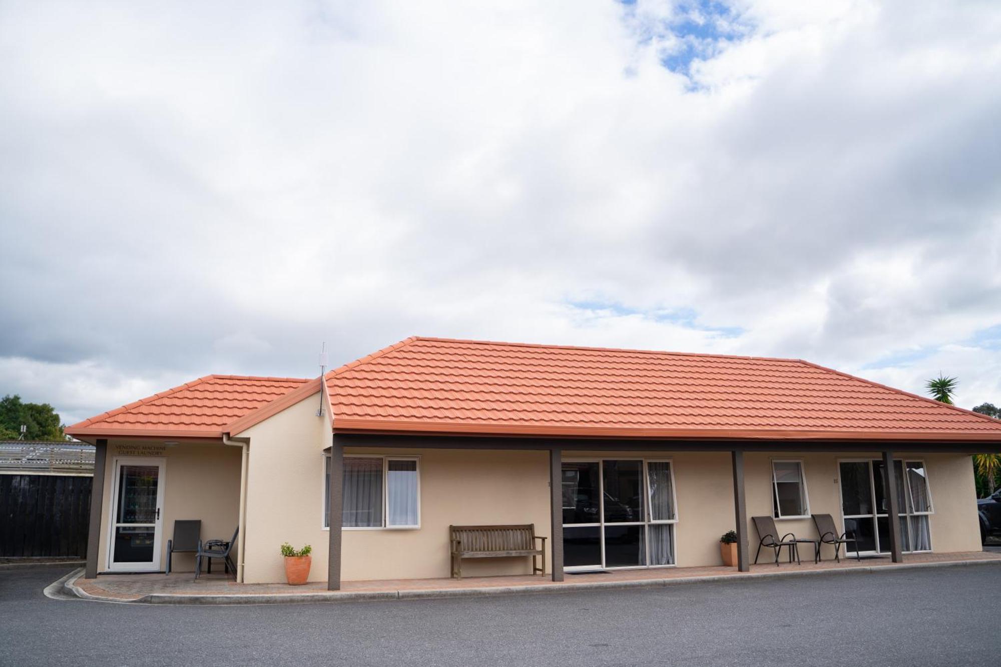 Pacific Coast Motor Lodge Уакатане Экстерьер фото