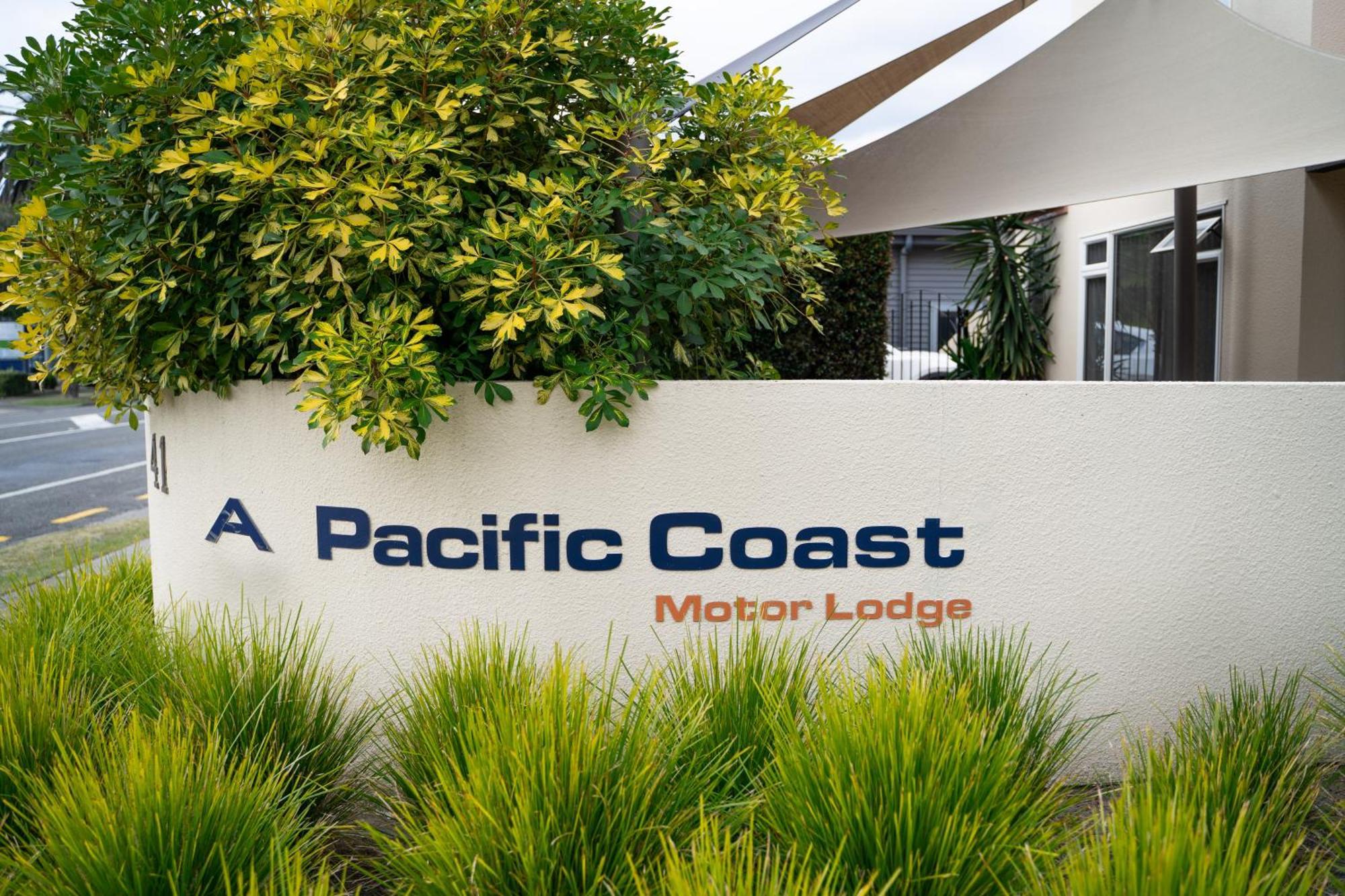 Pacific Coast Motor Lodge Уакатане Экстерьер фото