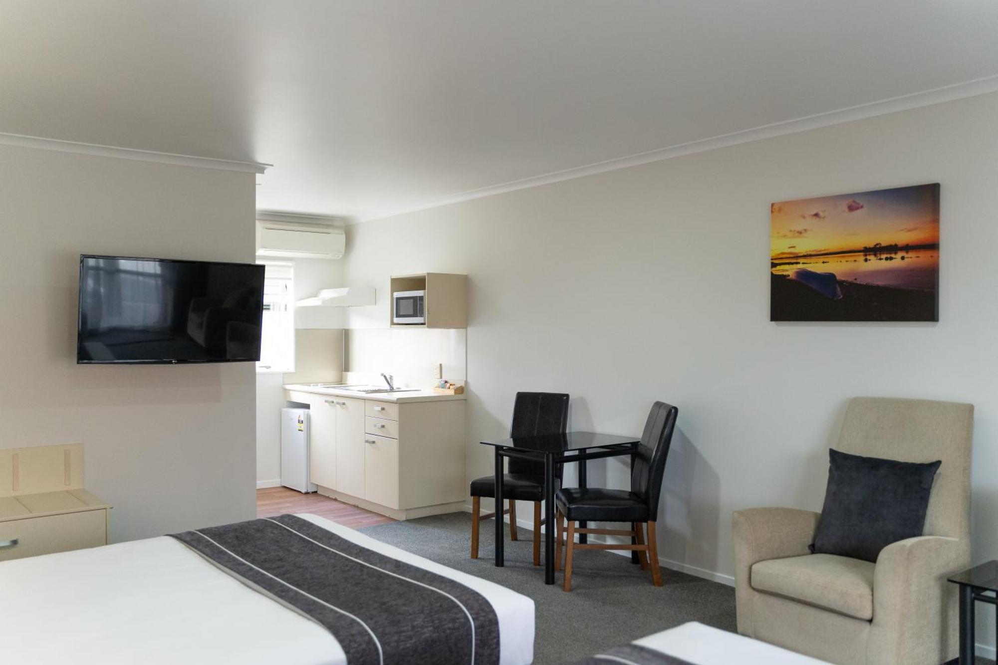 Pacific Coast Motor Lodge Уакатане Экстерьер фото