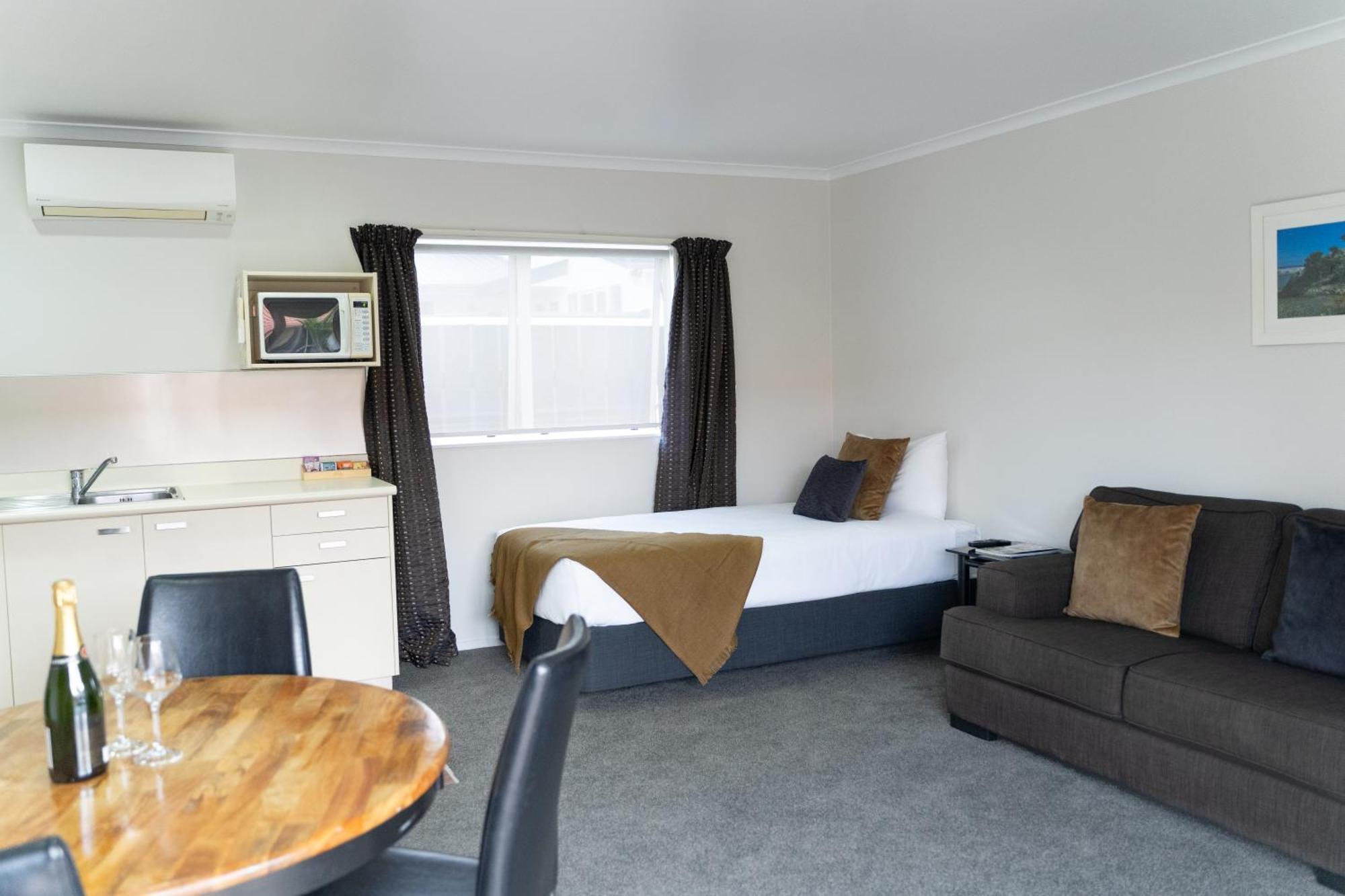 Pacific Coast Motor Lodge Уакатане Экстерьер фото
