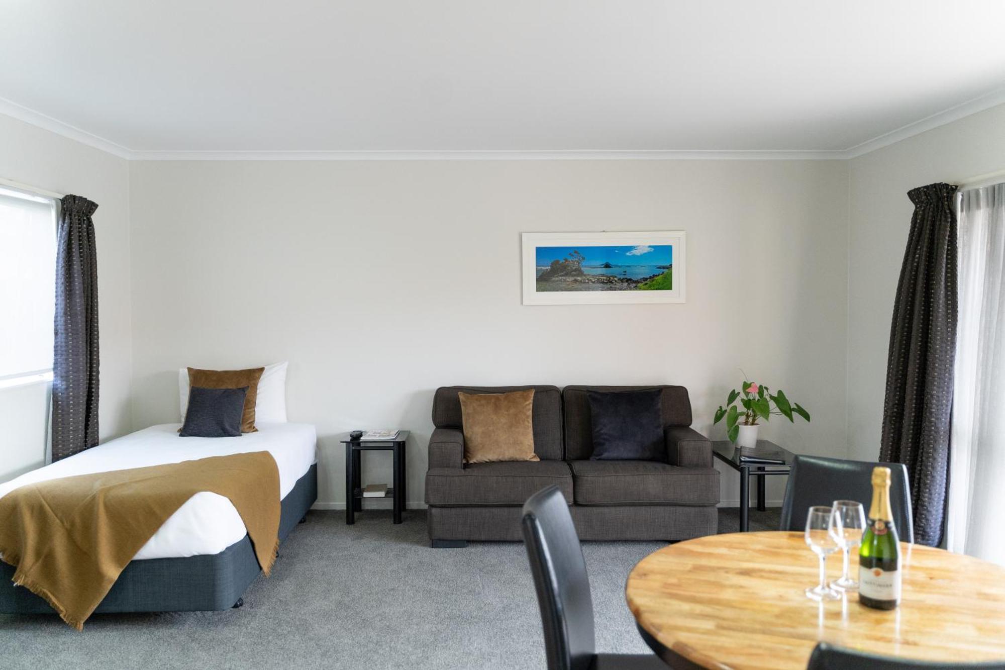 Pacific Coast Motor Lodge Уакатане Экстерьер фото